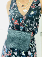 Load image into Gallery viewer, Convertible 3-in-1 Bag: Belt Bag + Crossbody Bag + Clutch
